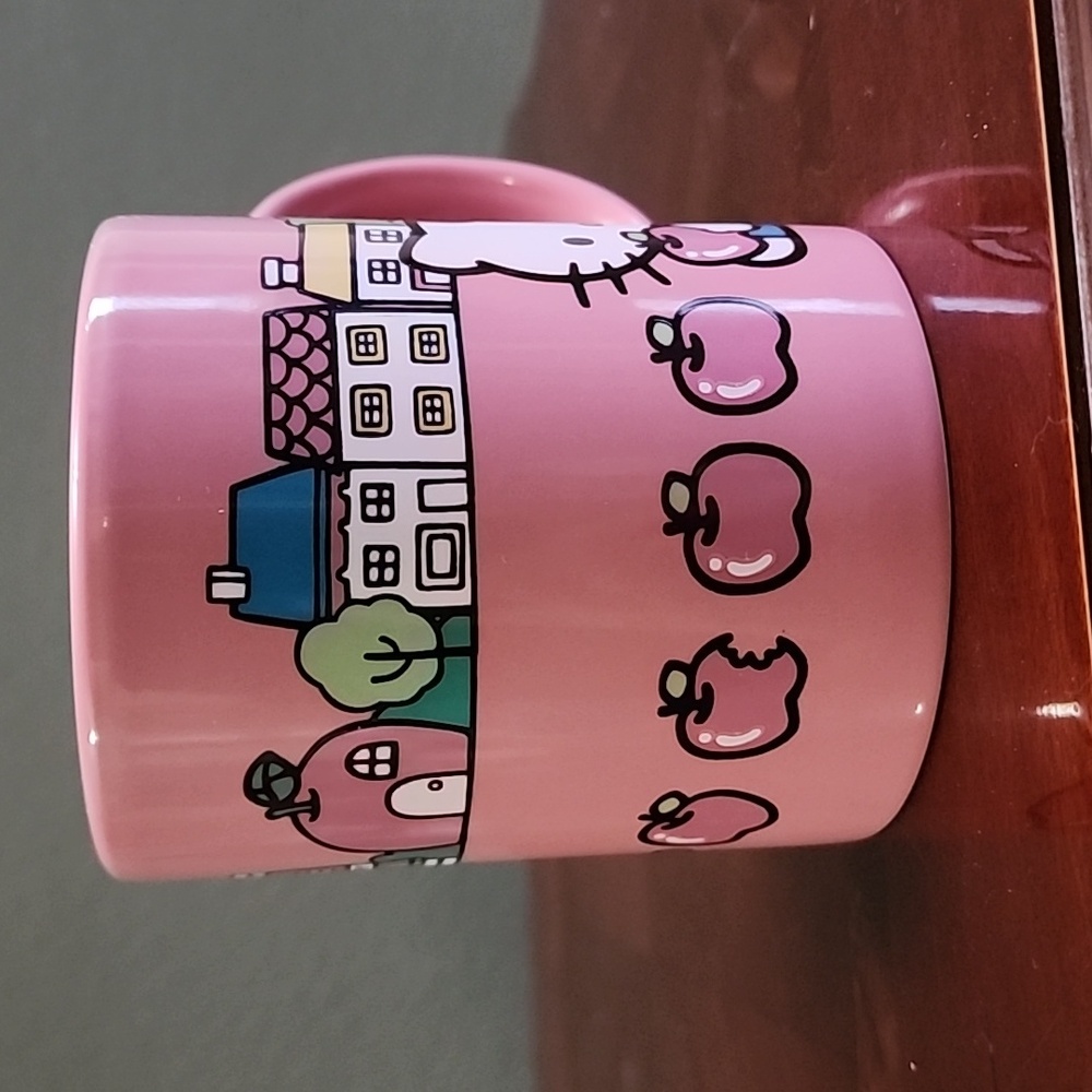 Hello Kitty Mug - Picture 2 of 5